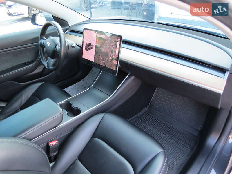 Седан Tesla Model 3 2018 в Кропивницькому