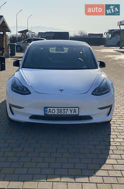 Седан Tesla Model 3 2021 в 