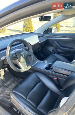 Седан Tesla Model 3 2021 в 