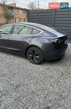 Седан Tesla Model 3 2018 в 