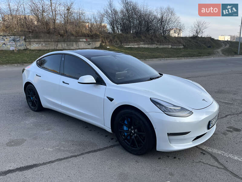 Седан Tesla Model 3 2019 в 
