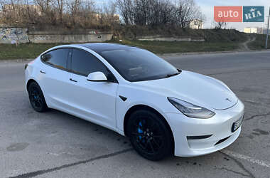 Седан Tesla Model 3 2019 в Львове