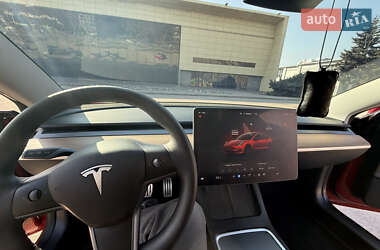 Седан Tesla Model 3 2022 в 