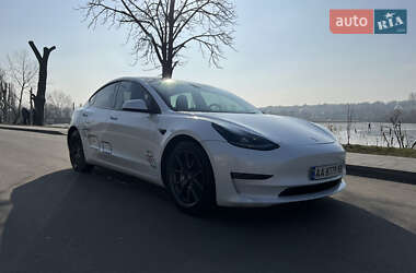 Седан Tesla Model 3 2022 в Киеве