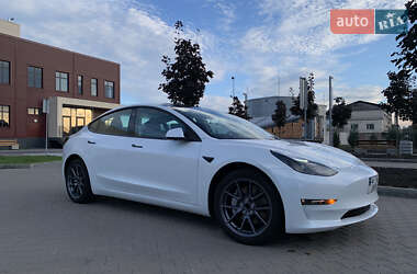 Седан Tesla Model 3 2023 в Виннице