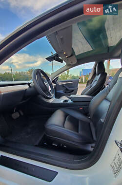 Седан Tesla Model 3 2023 в Виннице
