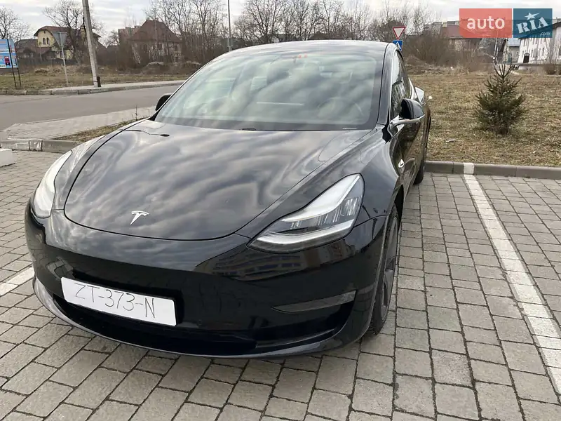 Седан Tesla Model 3 2019 в 