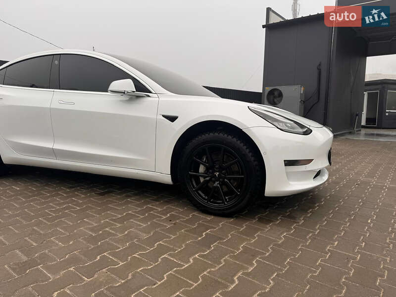 Седан Tesla Model 3 2018 в Белой Церкви