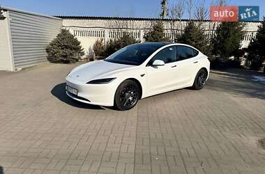 Седан Tesla Model 3 2023 в 