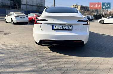 Седан Tesla Model 3 2023 в 