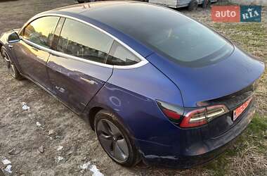 Седан Tesla Model 3 2018 в Ровно