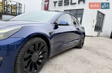 Седан Tesla Model 3 2021 в Виннице