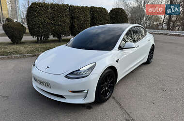 Седан Tesla Model 3 2019 в Дніпрі