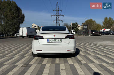 Седан Tesla Model 3 2019 в Львові