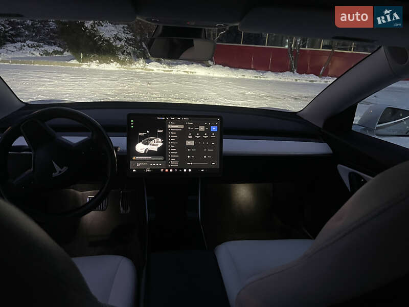 Седан Tesla Model 3 2018 в Харькове фото 18 Седан Tesla Model 3 2018 в Харькове