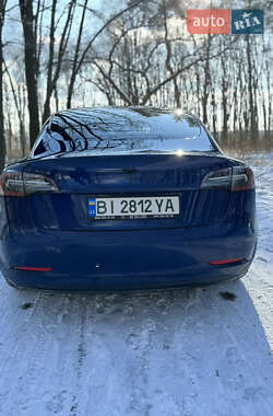 Седан Tesla Model 3 2021 в 
