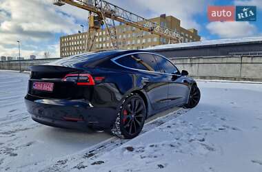 Седан Tesla Model 3 2019 в Киеве