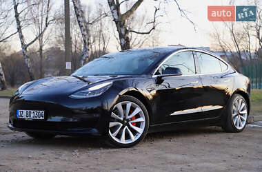 Седан Tesla Model 3 2020 в Дрогобичі