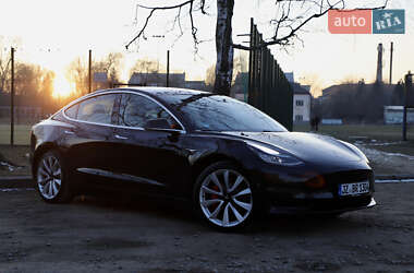 Седан Tesla Model 3 2020 в Дрогобичі