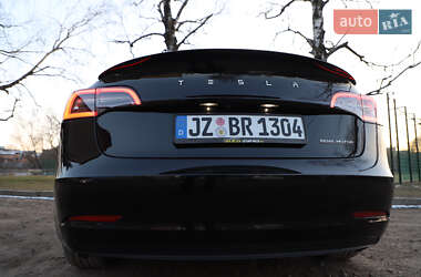 Седан Tesla Model 3 2020 в Дрогобичі