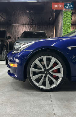 Седан Tesla Model 3 2018 в 
