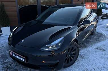 Седан Tesla Model 3 2022 в Ровно