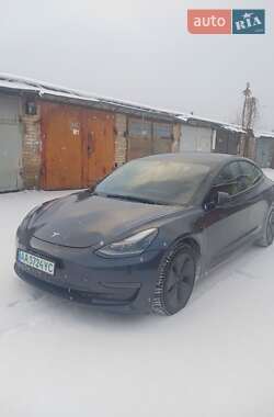 Седан Tesla Model 3 2022 в Киеве