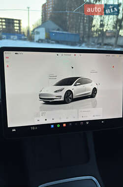 Седан Tesla Model 3 2023 в Киеве