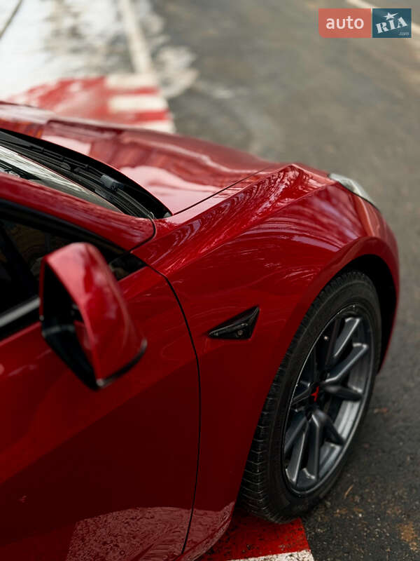 Седан Tesla Model 3 2018 в Житомирі