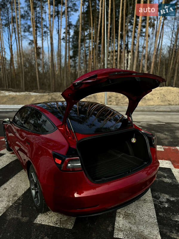 Седан Tesla Model 3 2018 в Житомире