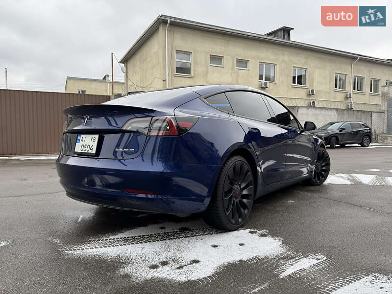 Седан Tesla Model 3 2022 в Киеве
