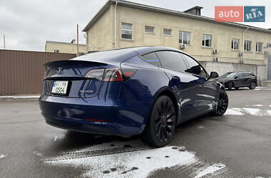 Седан Tesla Model 3 2022 в 