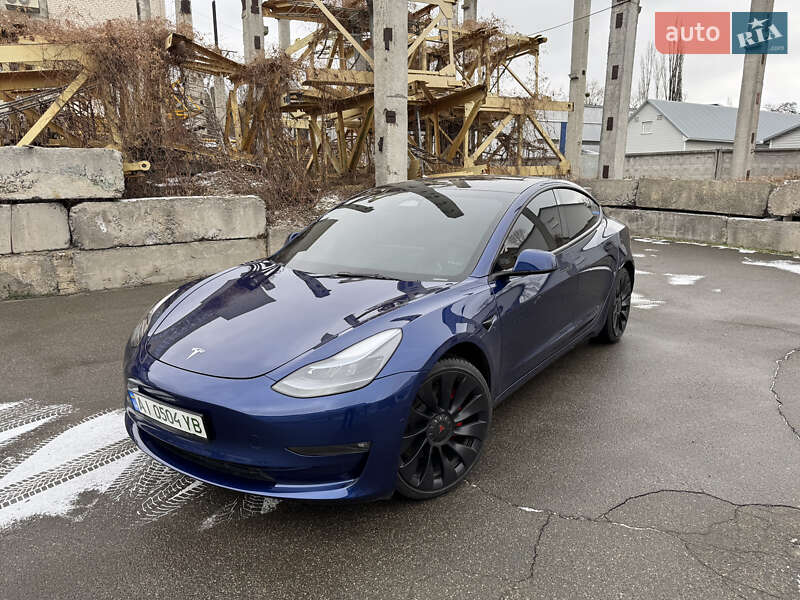Седан Tesla Model 3 2022 в Киеве