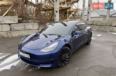 Седан Tesla Model 3 2022 в 