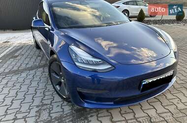 Седан Tesla Model 3 2020 в 
