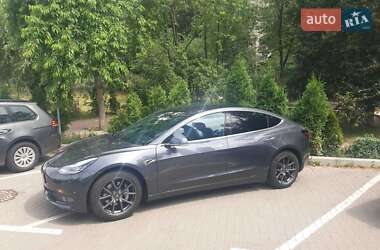 Седан Tesla Model 3 2019 в Киеве