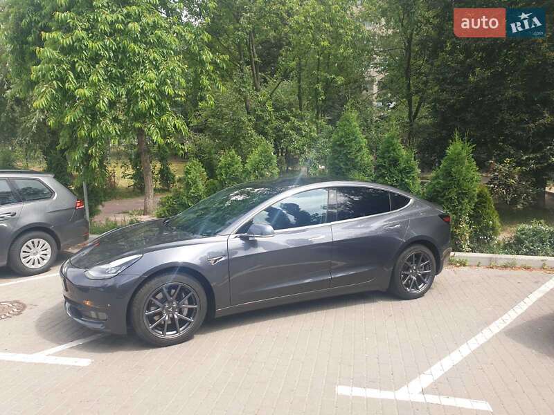 Седан Tesla Model 3 2019 в Києві