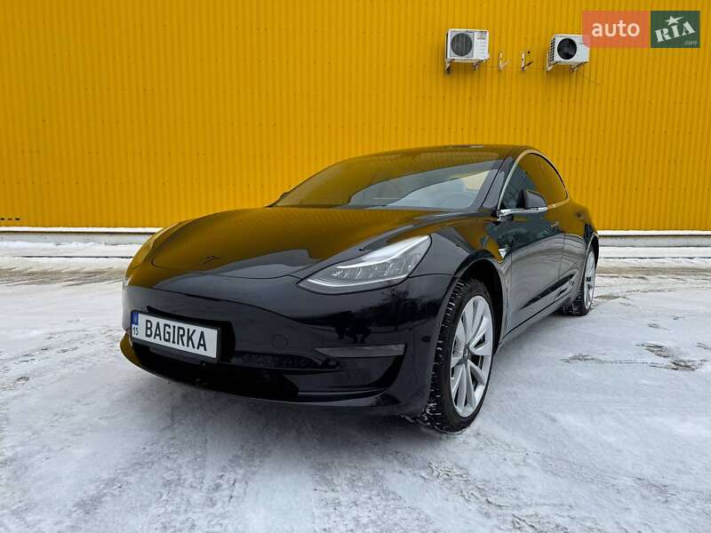 Седан Tesla Model 3 2018 в Николаеве