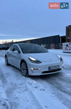 Седан Tesla Model 3 2019 в 