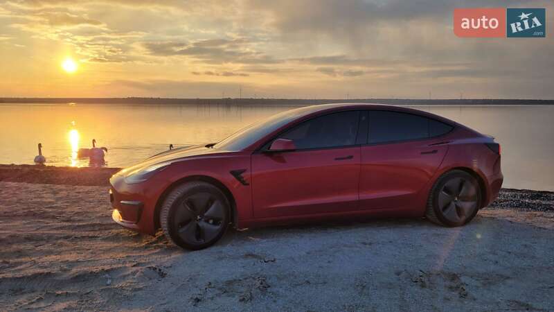 Седан Tesla Model 3 2019 в Николаеве