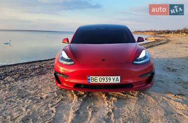 Седан Tesla Model 3 2019 в 