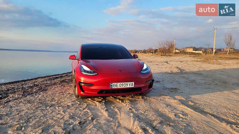 Седан Tesla Model 3 2019 в Николаеве