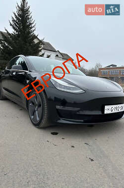 Седан Tesla Model 3 2019 в Ровно