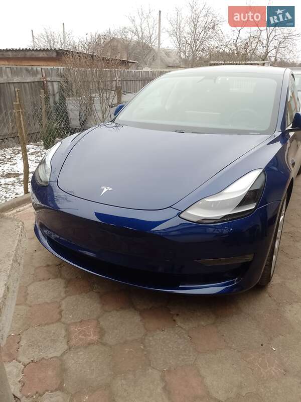 Седан Tesla Model 3 2021 в Києві