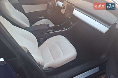 Седан Tesla Model 3 2019 в 