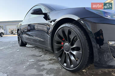 Седан Tesla Model 3 2022 в Броварах