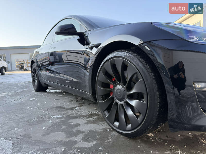 Седан Tesla Model 3 2022 в Броварах
