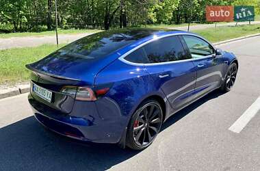 Седан Tesla Model 3 2019 в Києві