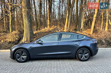 Седан Tesla Model 3 2019 в 