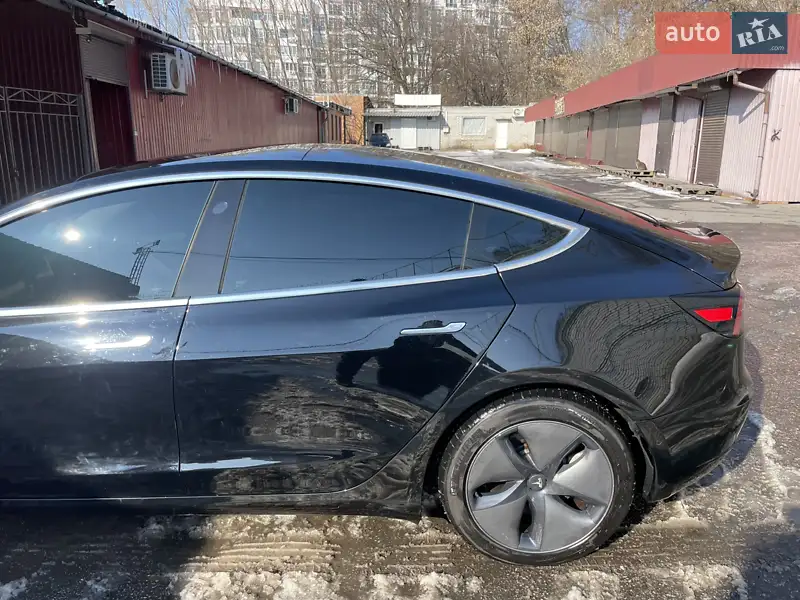 Седан Tesla Model 3 2018 в 